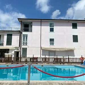 Con Piscina Appartamento Monti di Licciana Nardi